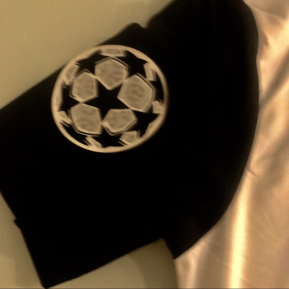 New Juventus CR7 uniform 19-20 Sz M - Picture 7 of 8